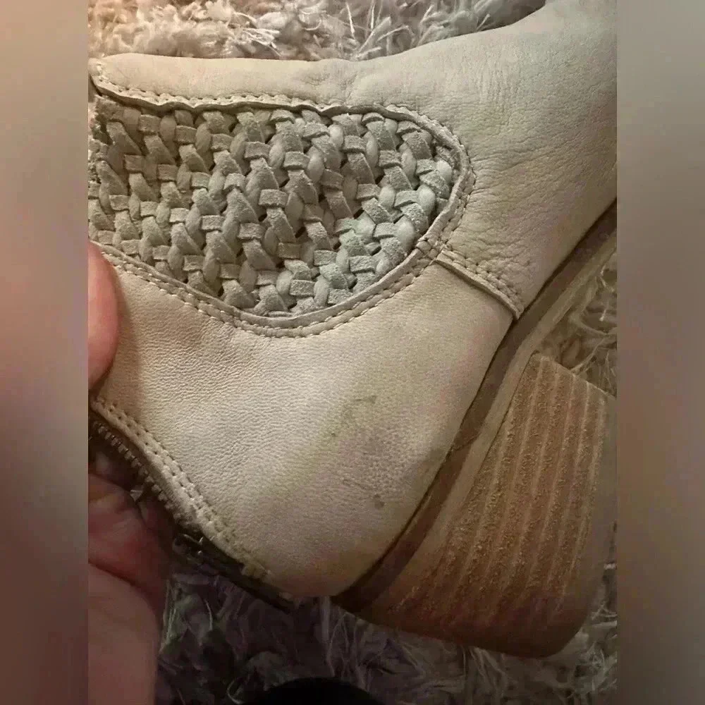 Sbicca Vintage Collection Beige Ankle Boots Braided Detail Women’s Size 6 Casual
